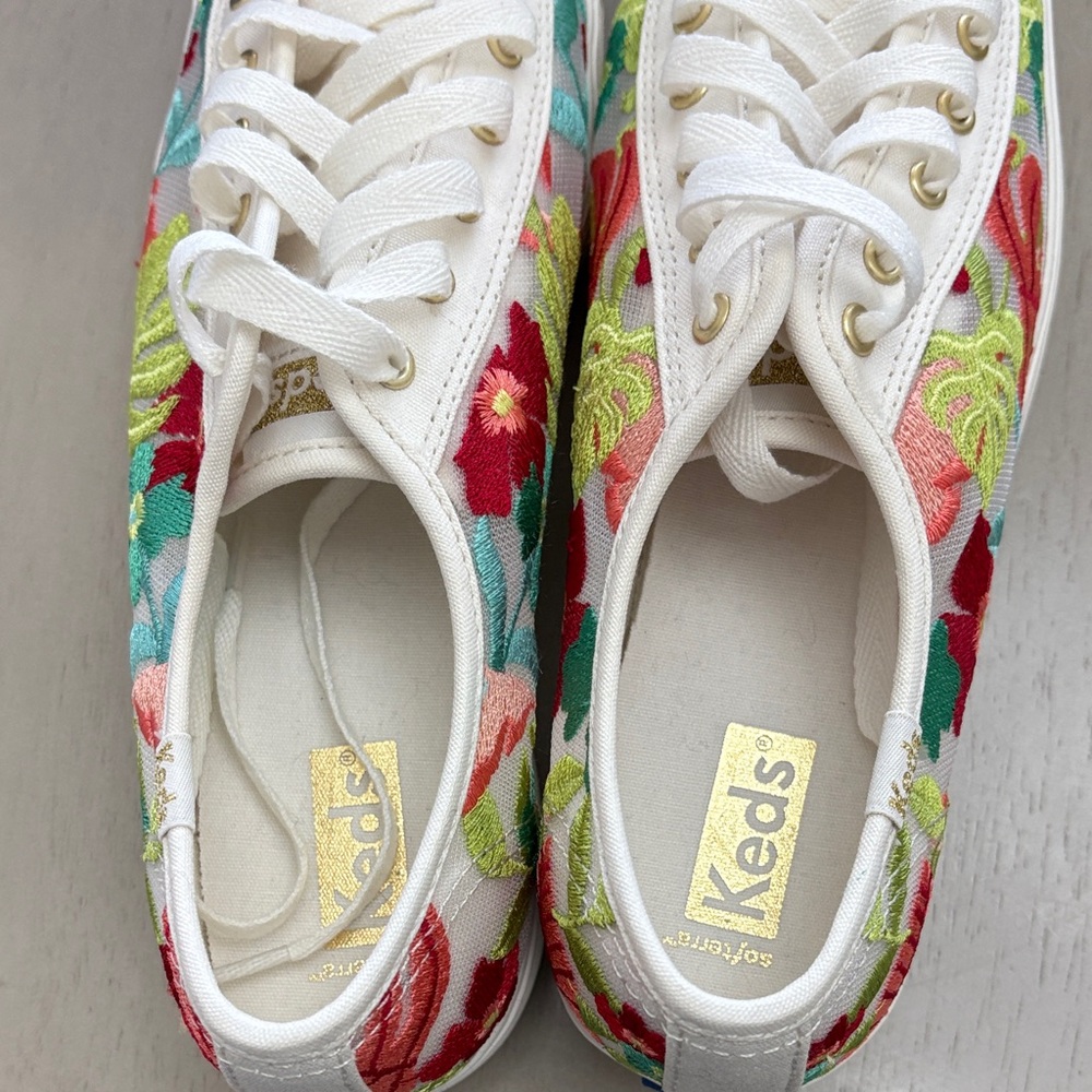 Keds Triple Kick NIB embroidered tropical floral sneakers. SO GORGEOUS - Picture 5 of 8